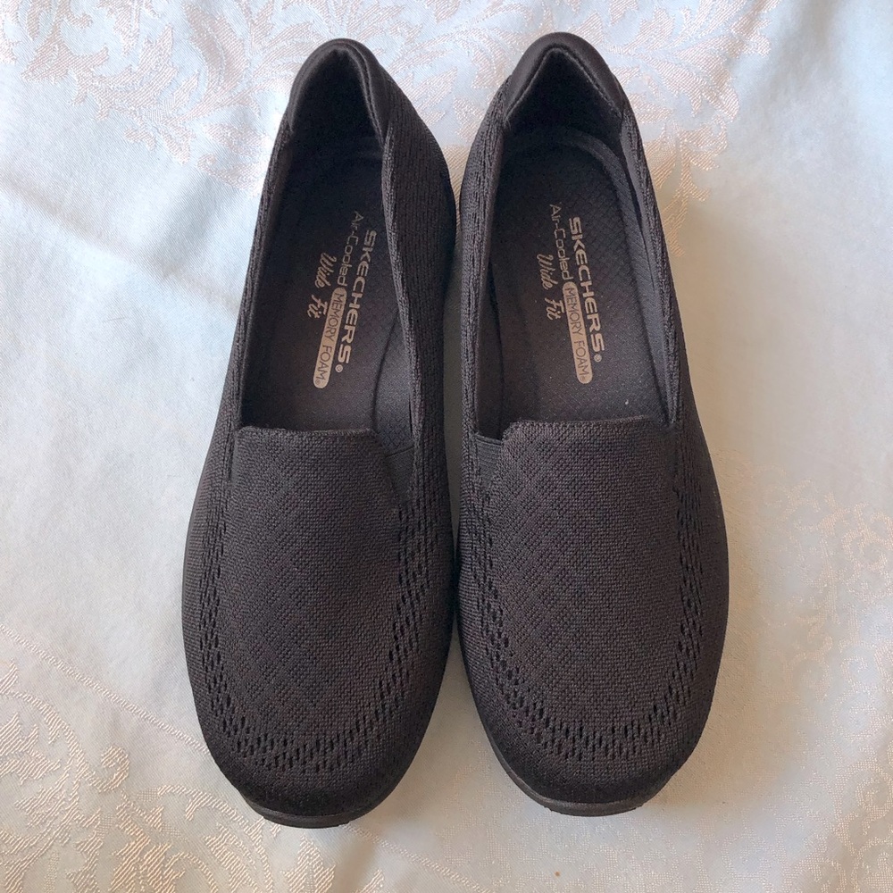 Skechers Reggae Fest Willows Vibe Black Slip Ons size 7.5 wide